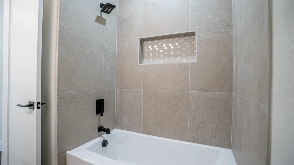 5702 Barkridge Drive Granbury, TX 76048