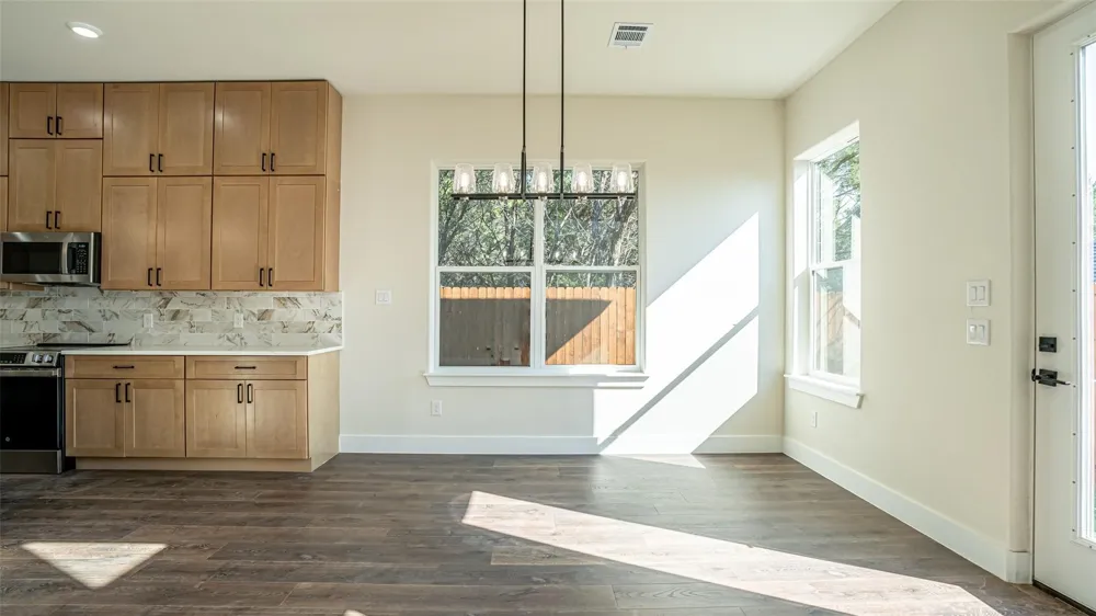 5702 Barkridge Drive Granbury, TX 76048