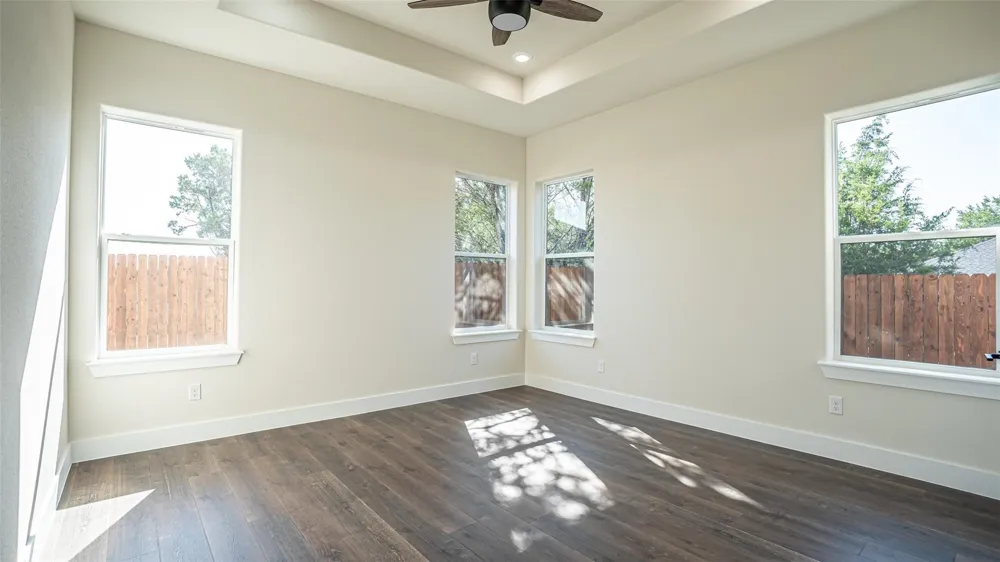 5702 Barkridge Drive Granbury, TX 76048