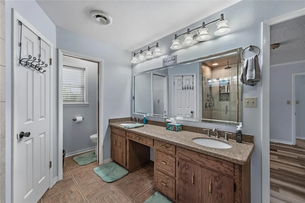 778 E Bellville Street Giddings, TX 78942