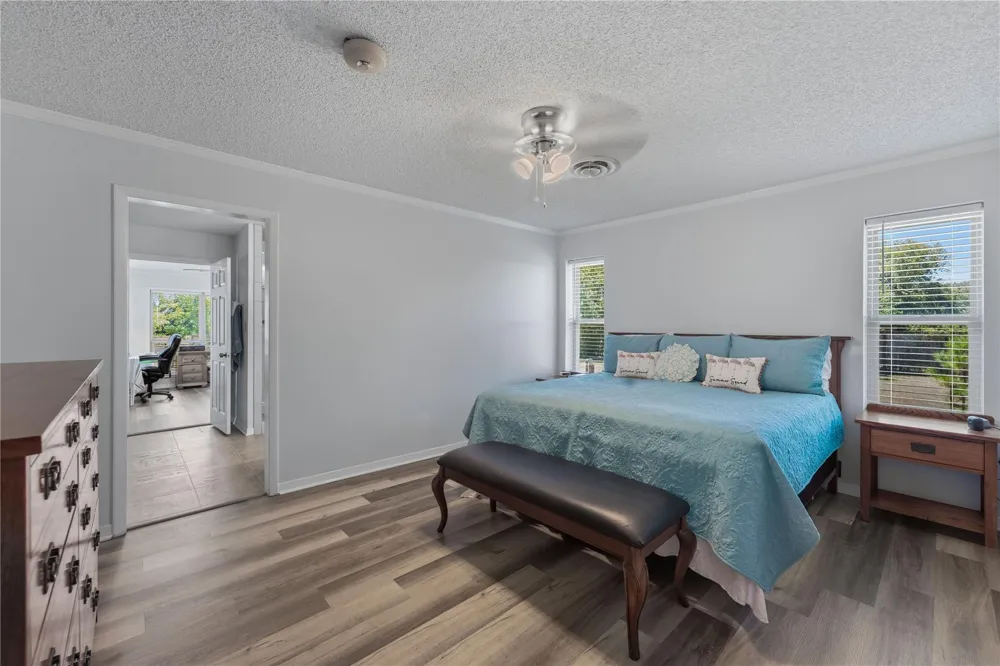778 E Bellville Street Giddings, TX 78942