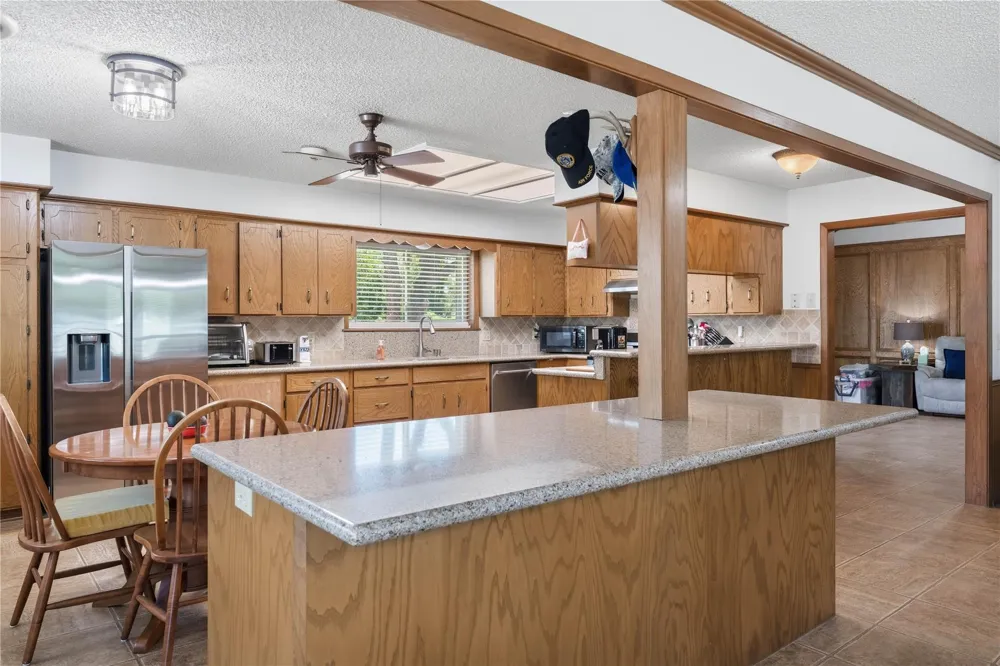 778 E Bellville Street Giddings, TX 78942