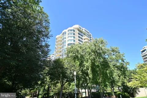 5610 WISCONSIN AVENUE #903