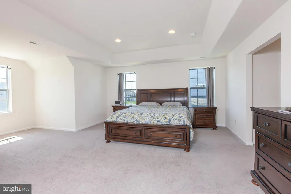 41 CHAMPLAIN STREET Sicklerville, NJ 08081