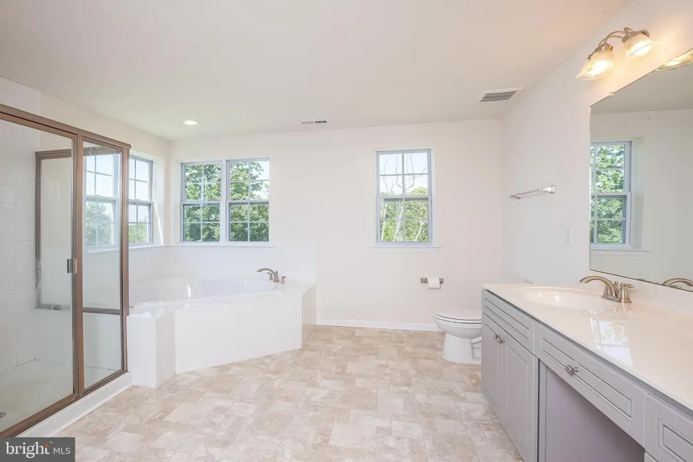 41 CHAMPLAIN STREET Sicklerville, NJ 08081