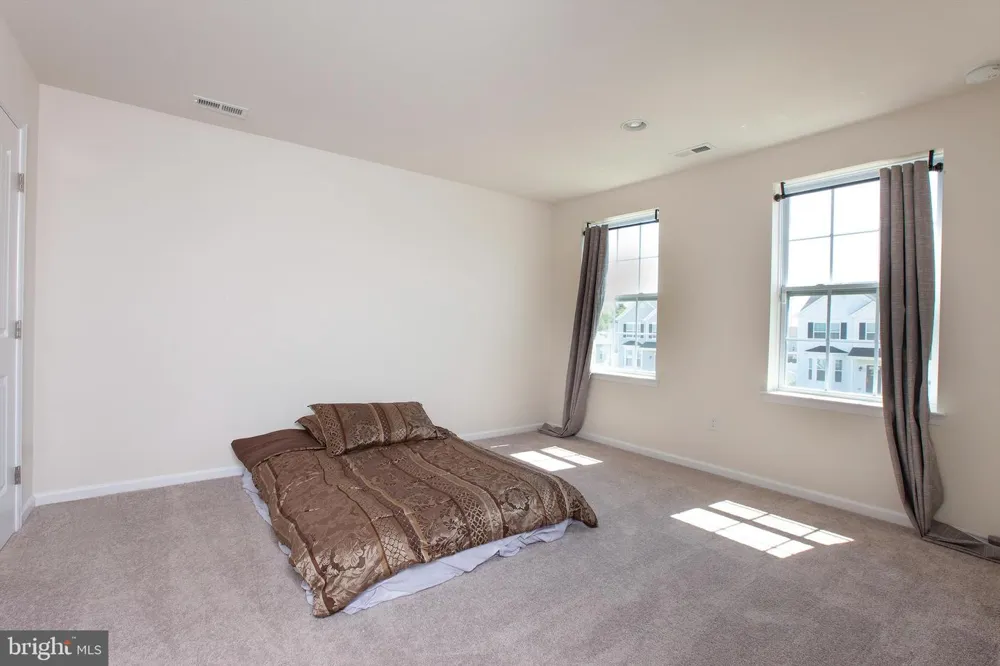 41 CHAMPLAIN STREET Sicklerville, NJ 08081