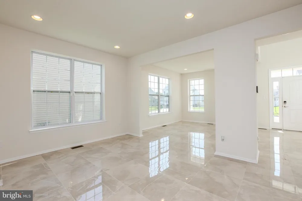 41 CHAMPLAIN STREET Sicklerville, NJ 08081