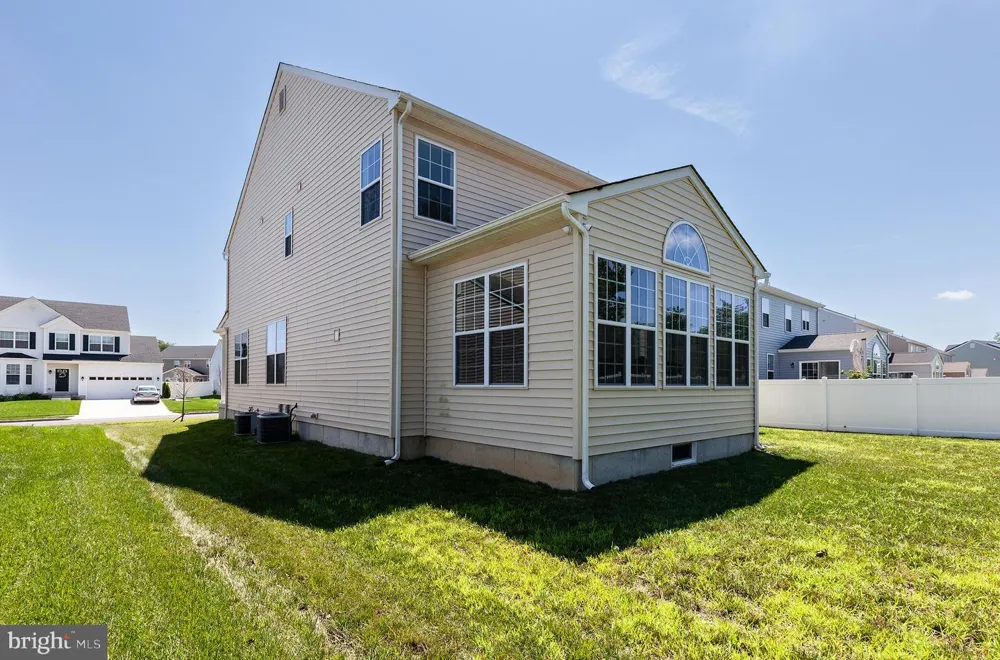 41 CHAMPLAIN STREET Sicklerville, NJ 08081
