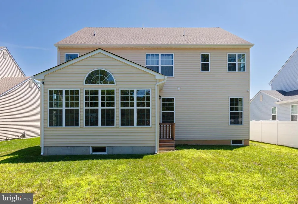 41 CHAMPLAIN STREET Sicklerville, NJ 08081