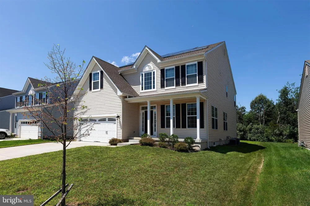 41 CHAMPLAIN STREET Sicklerville, NJ 08081