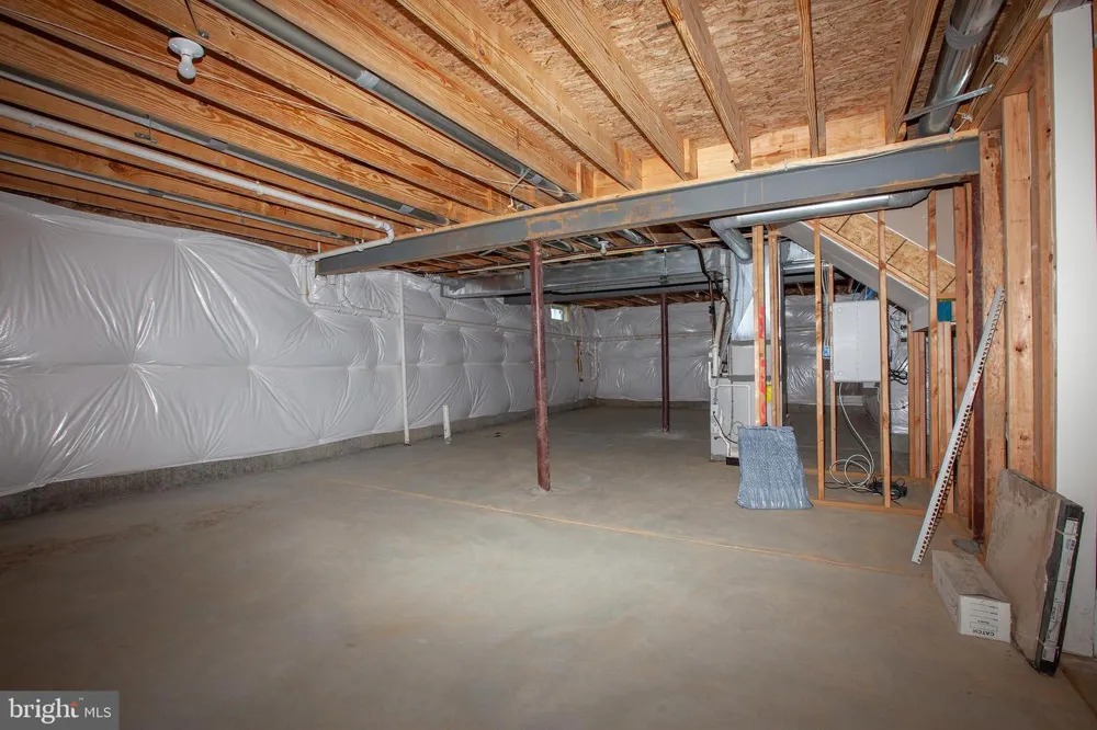 41 CHAMPLAIN STREET Sicklerville, NJ 08081