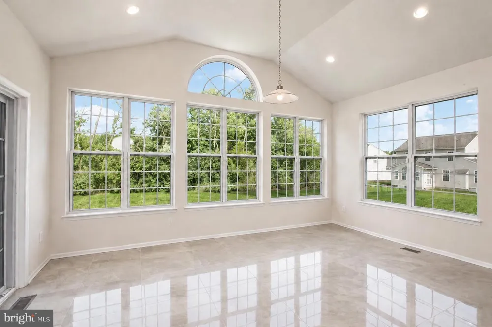 41 CHAMPLAIN STREET Sicklerville, NJ 08081