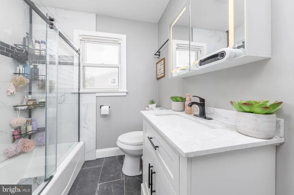 626 LAMBERT AVENUE Mount Ephraim, NJ 08059