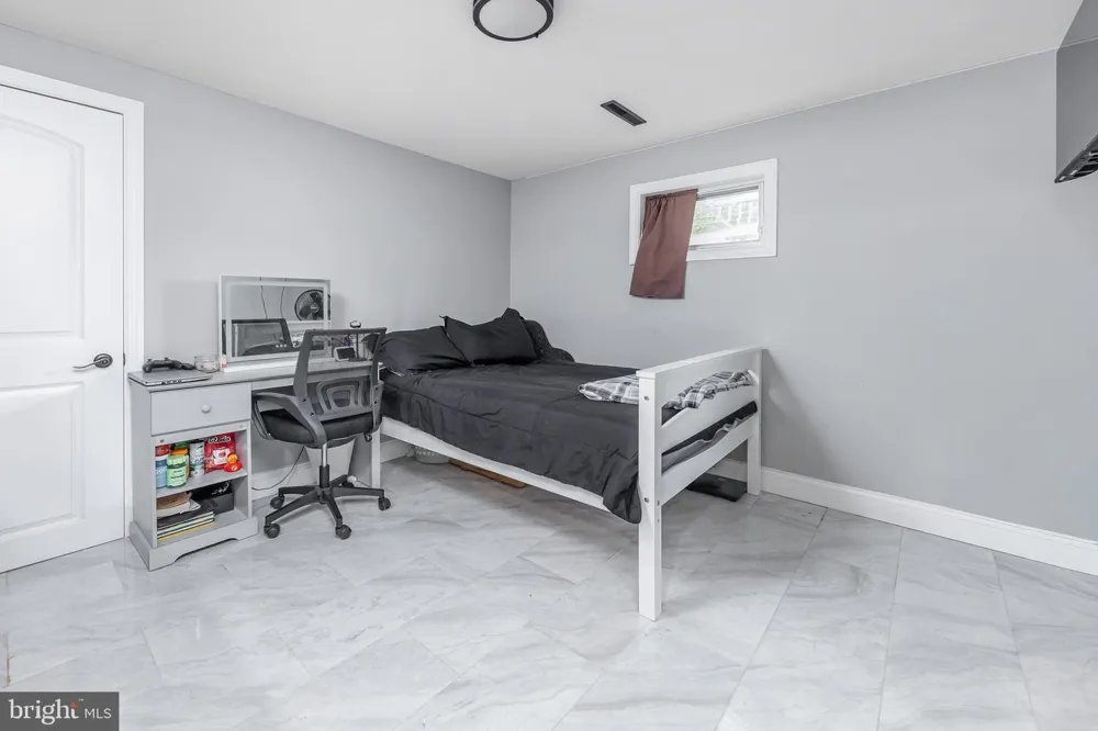 626 LAMBERT AVENUE Mount Ephraim, NJ 08059