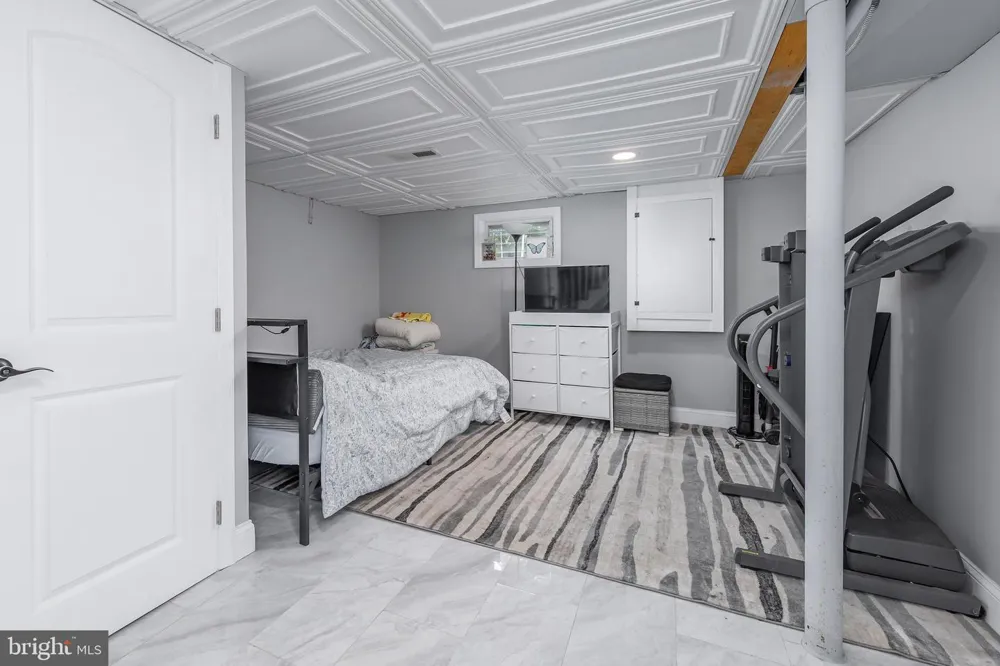 626 LAMBERT AVENUE Mount Ephraim, NJ 08059