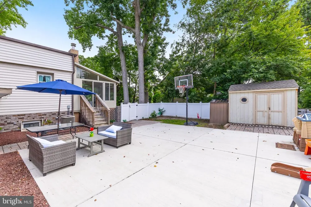 626 LAMBERT AVENUE Mount Ephraim, NJ 08059