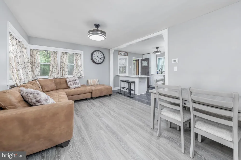 626 LAMBERT AVENUE Mount Ephraim, NJ 08059