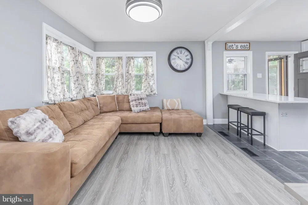 626 LAMBERT AVENUE Mount Ephraim, NJ 08059