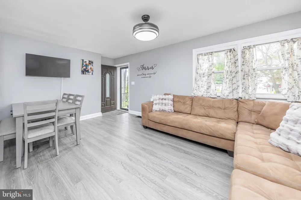 626 LAMBERT AVENUE Mount Ephraim, NJ 08059