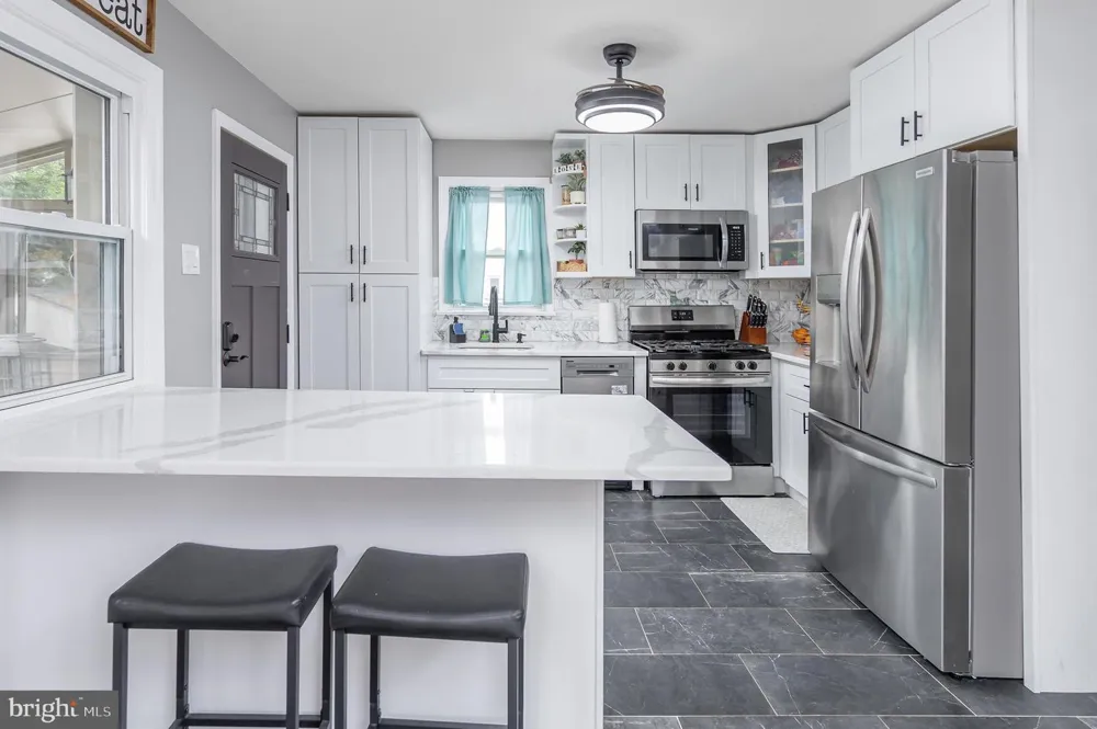 626 LAMBERT AVENUE Mount Ephraim, NJ 08059