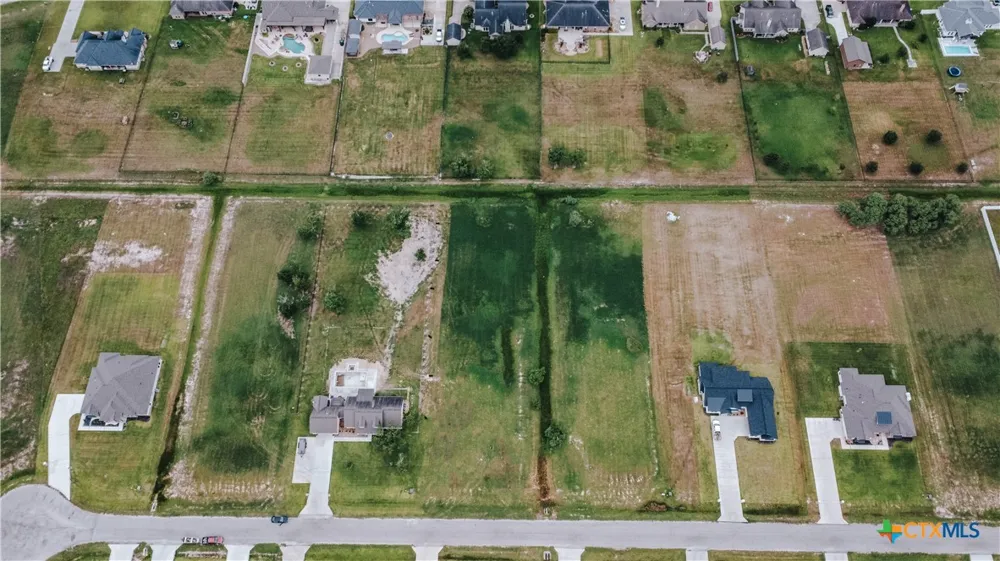 618 Dayspring Victoria, TX 77904