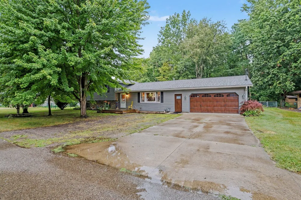 6590 Brunden Place Coloma, MI 49038