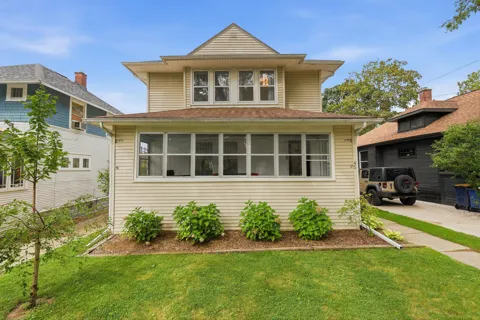 45 Benjamin Avenue NE