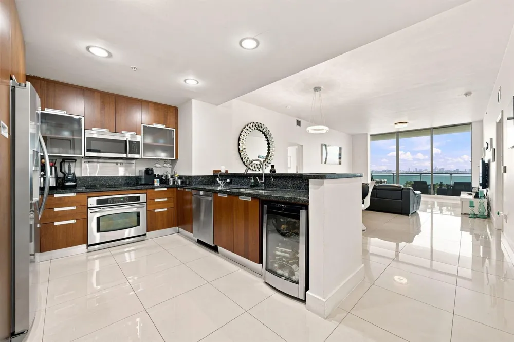 7901 HISPANOLA AVENUE #1008 North Bay Village, FL 33141