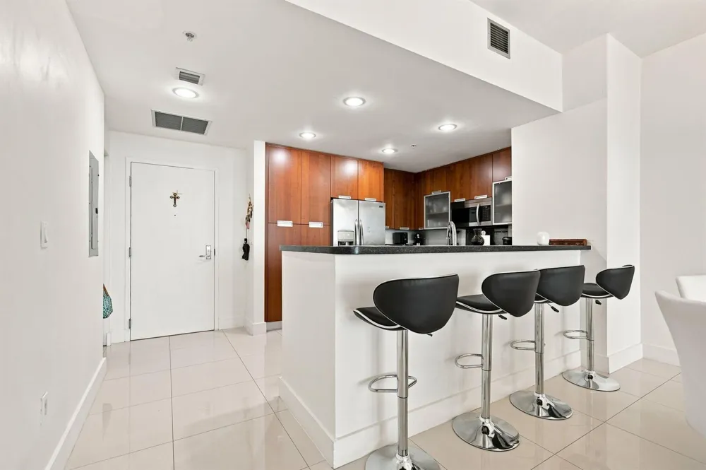 7901 HISPANOLA AVENUE #1008 North Bay Village, FL 33141