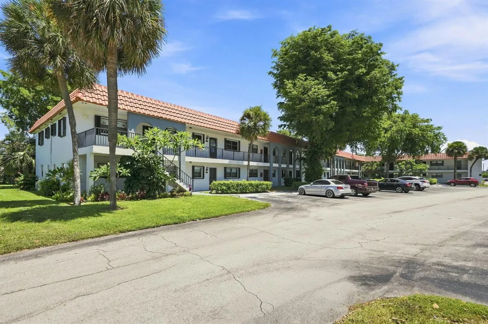 2181 W Woolbright Road #N201 Boynton Beach, FL 33426