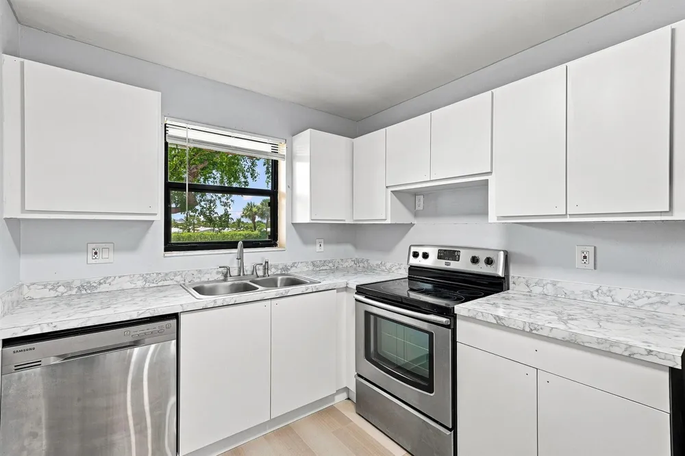 2181 W Woolbright Road #N201 Boynton Beach, FL 33426