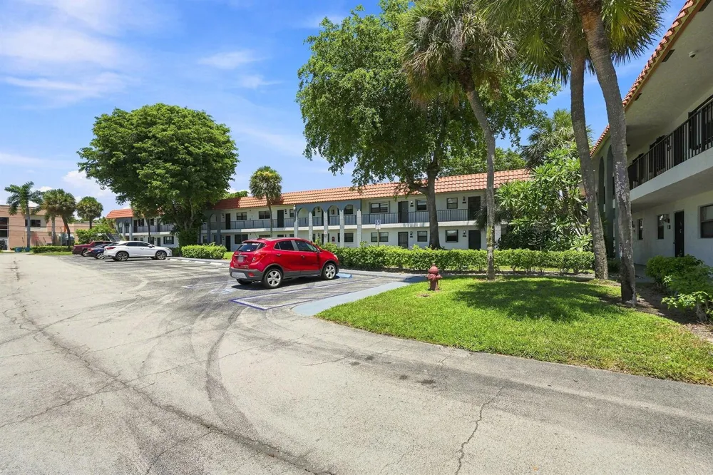 2181 W Woolbright Road #N201 Boynton Beach, FL 33426