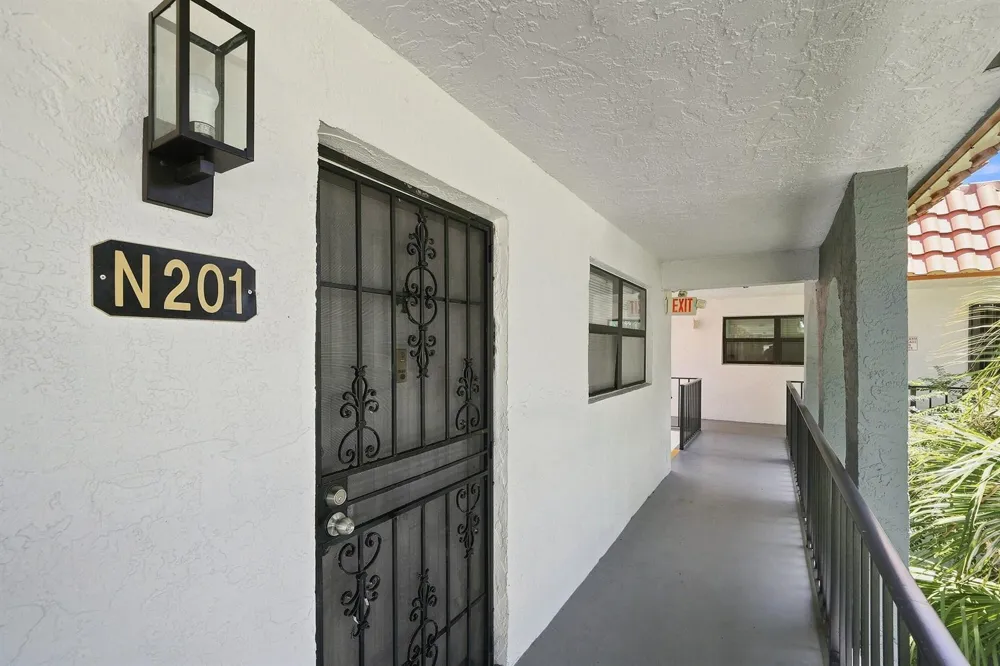 2181 W Woolbright Road #N201 Boynton Beach, FL 33426