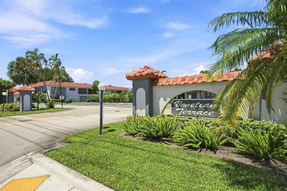 2181 W Woolbright Road #N201 Boynton Beach, FL 33426