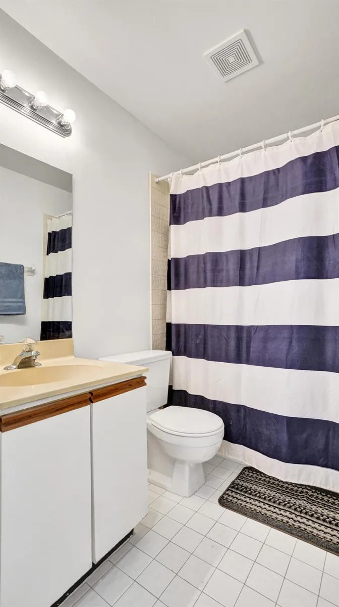 12 VIA DE CASAS SUR #101 Boynton Beach, FL 33426