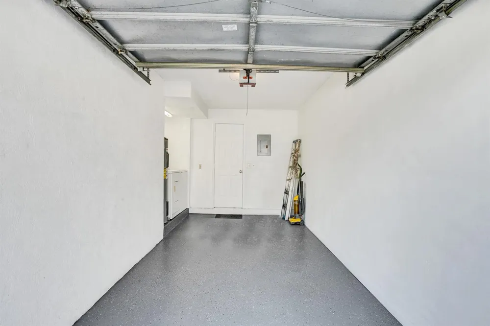 12 VIA DE CASAS SUR #101 Boynton Beach, FL 33426