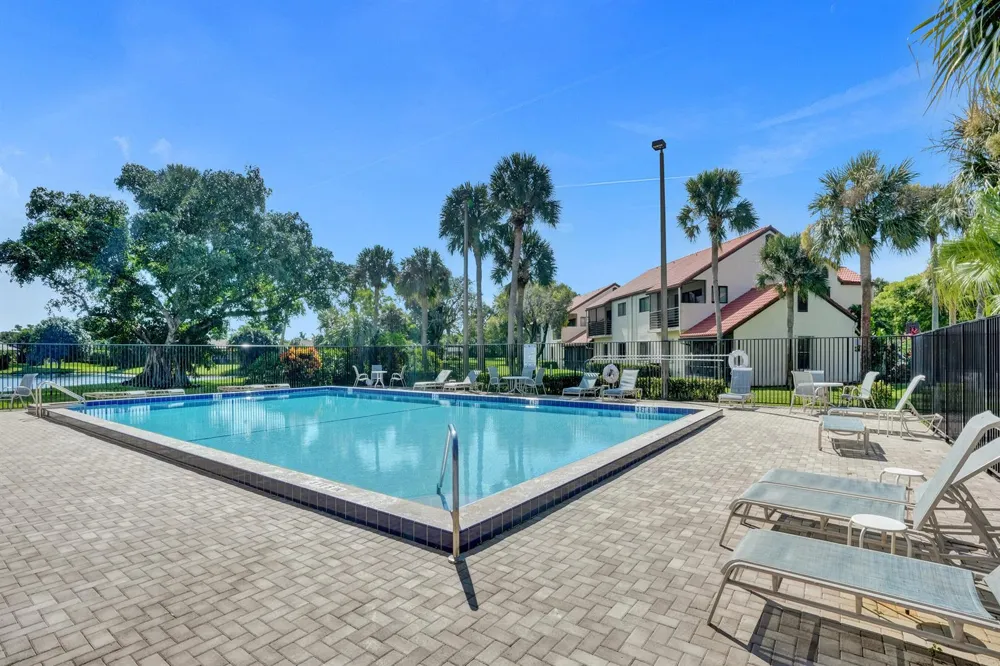 12 VIA DE CASAS SUR #101 Boynton Beach, FL 33426