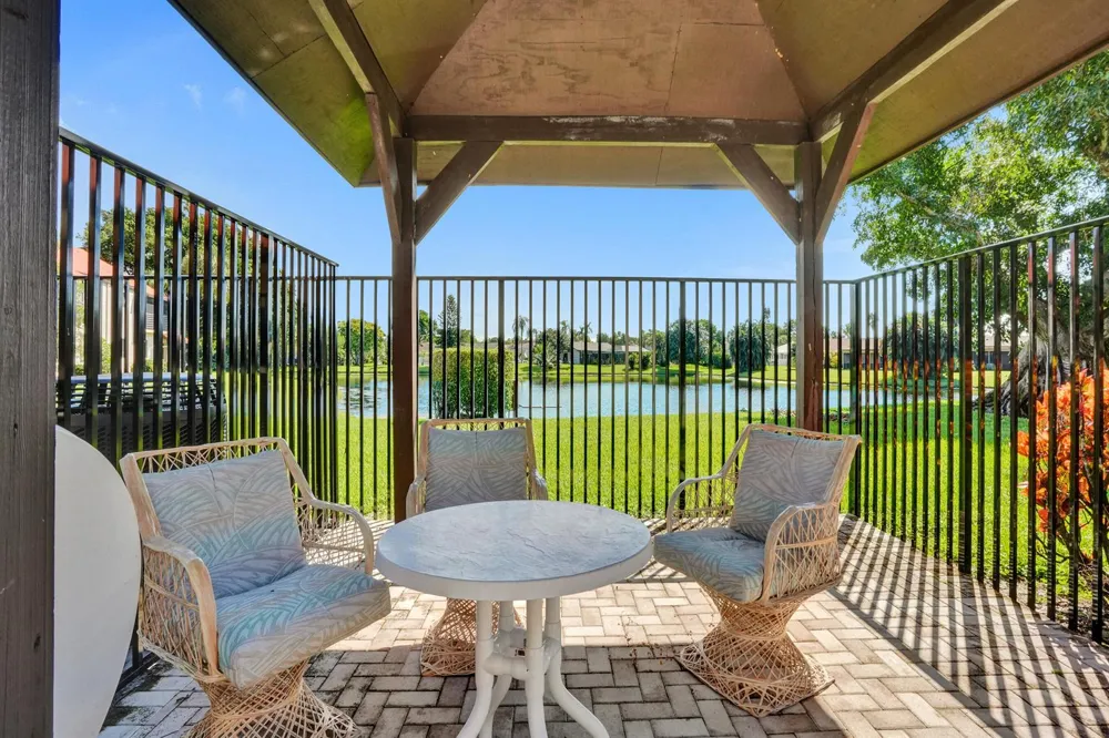 12 VIA DE CASAS SUR #101 Boynton Beach, FL 33426