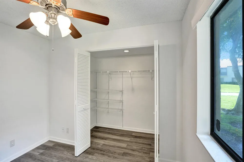 12 VIA DE CASAS SUR #101 Boynton Beach, FL 33426