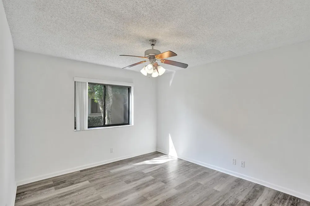 12 VIA DE CASAS SUR #101 Boynton Beach, FL 33426