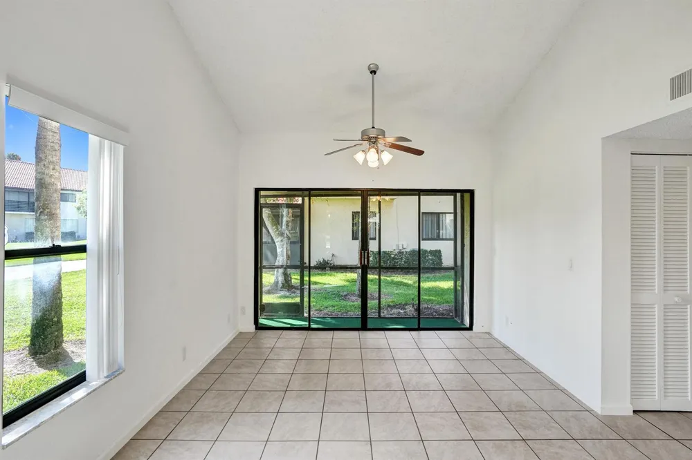 12 VIA DE CASAS SUR #101 Boynton Beach, FL 33426