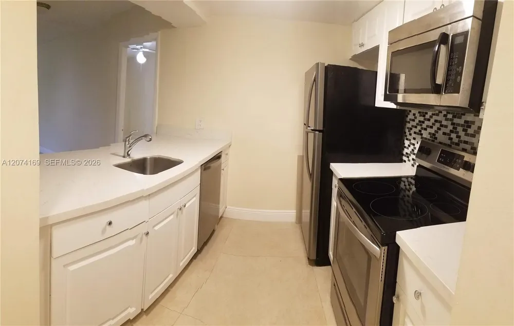8100 Geneva Ct #438 Doral, FL 33166