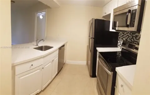 8100 Geneva Ct #438