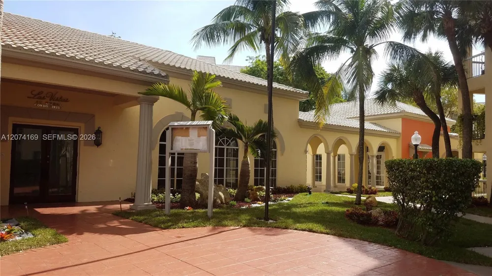 8100 Geneva Ct #438 Doral, FL 33166