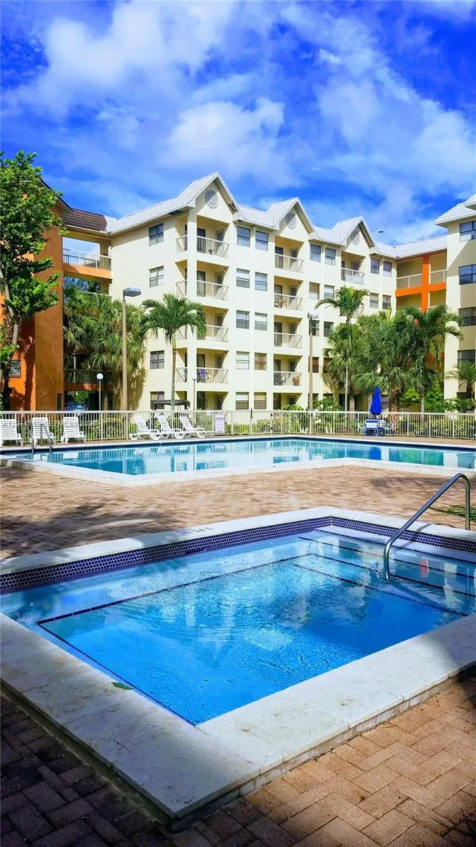 8100 Geneva Ct #438 Doral, FL 33166