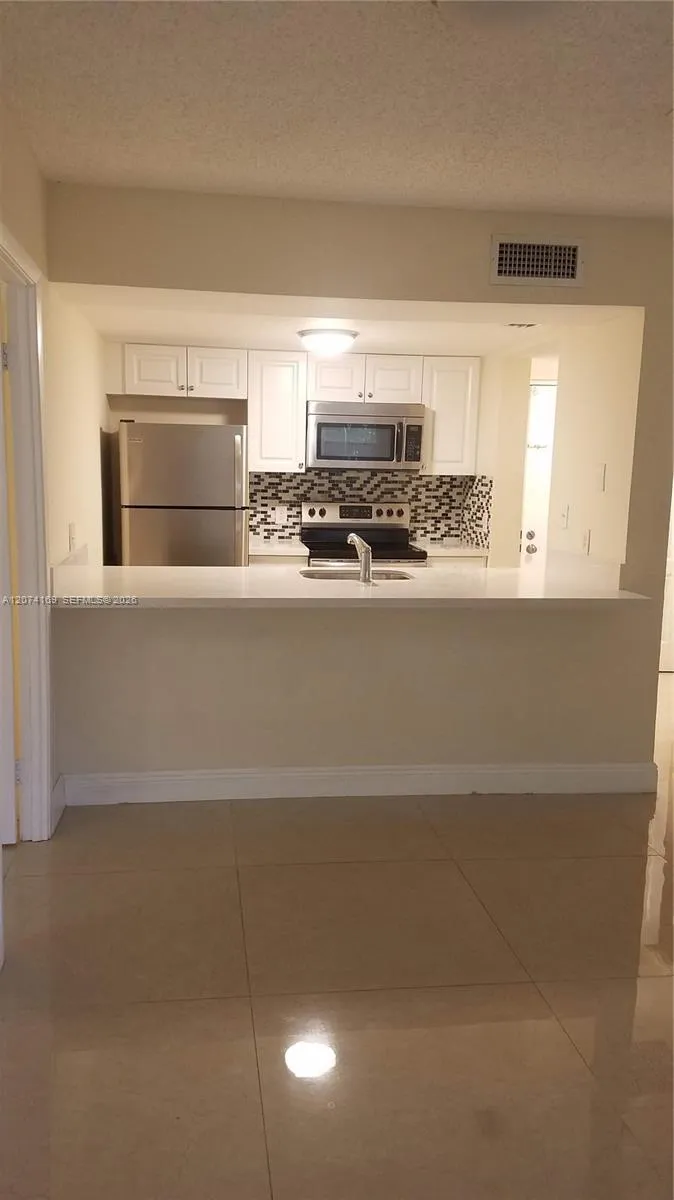 8100 Geneva Ct #438 Doral, FL 33166
