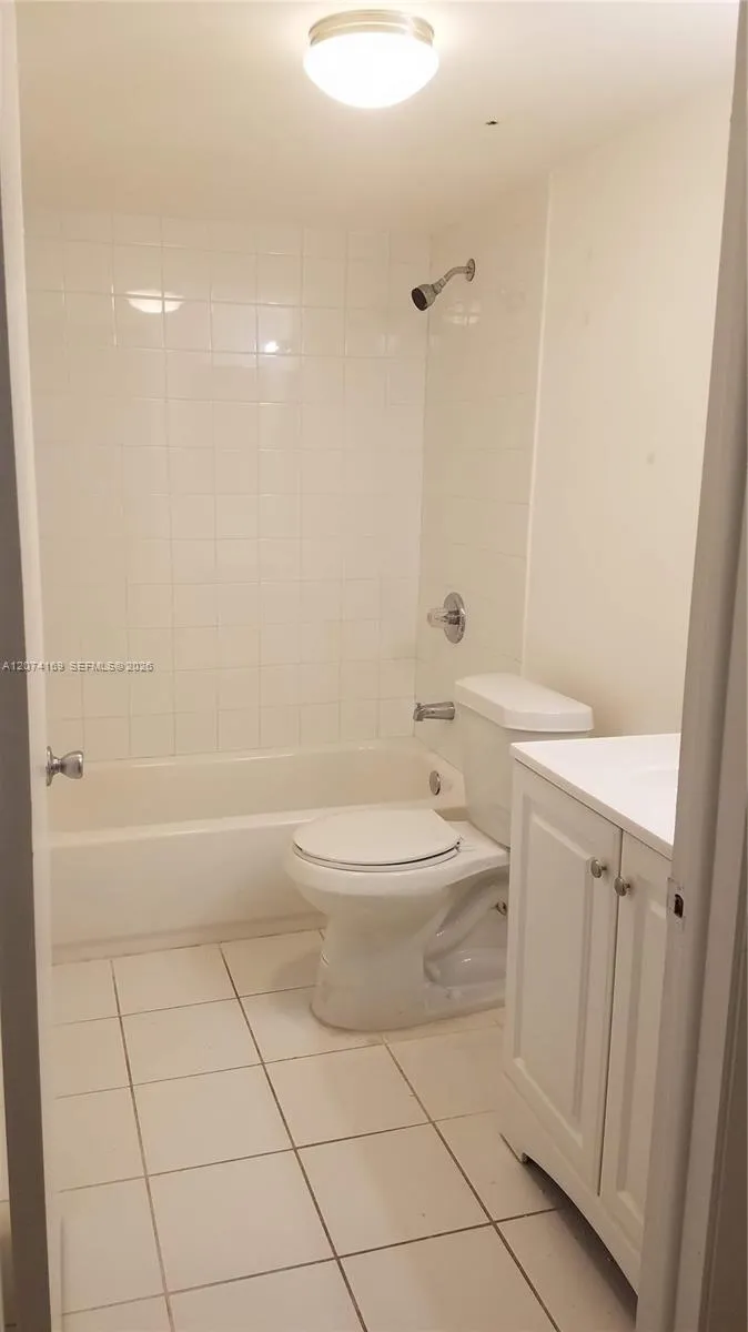 8100 Geneva Ct #438 Doral, FL 33166