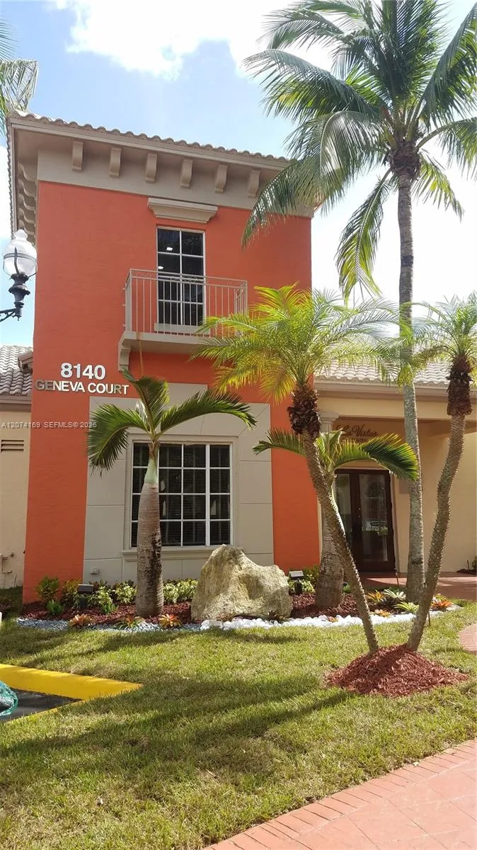 8100 Geneva Ct #438 Doral, FL 33166