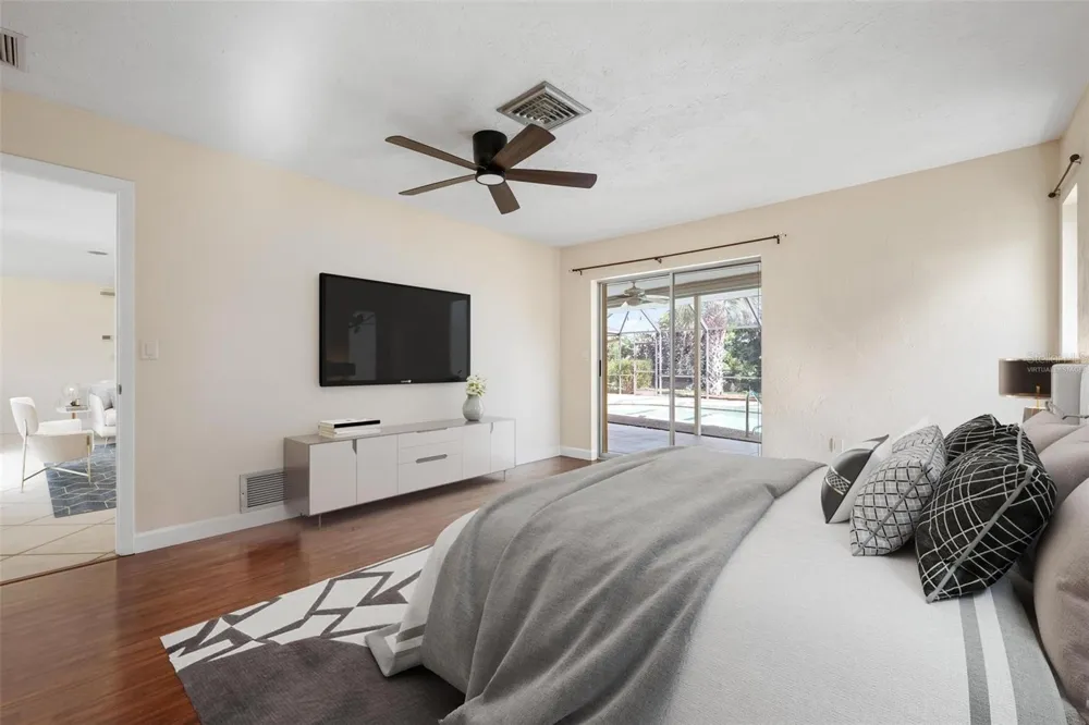 1011 PINE FOREST COURT Venice, FL 34293
