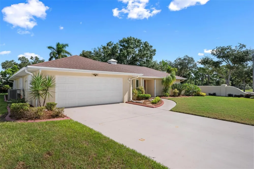 1011 PINE FOREST COURT Venice, FL 34293